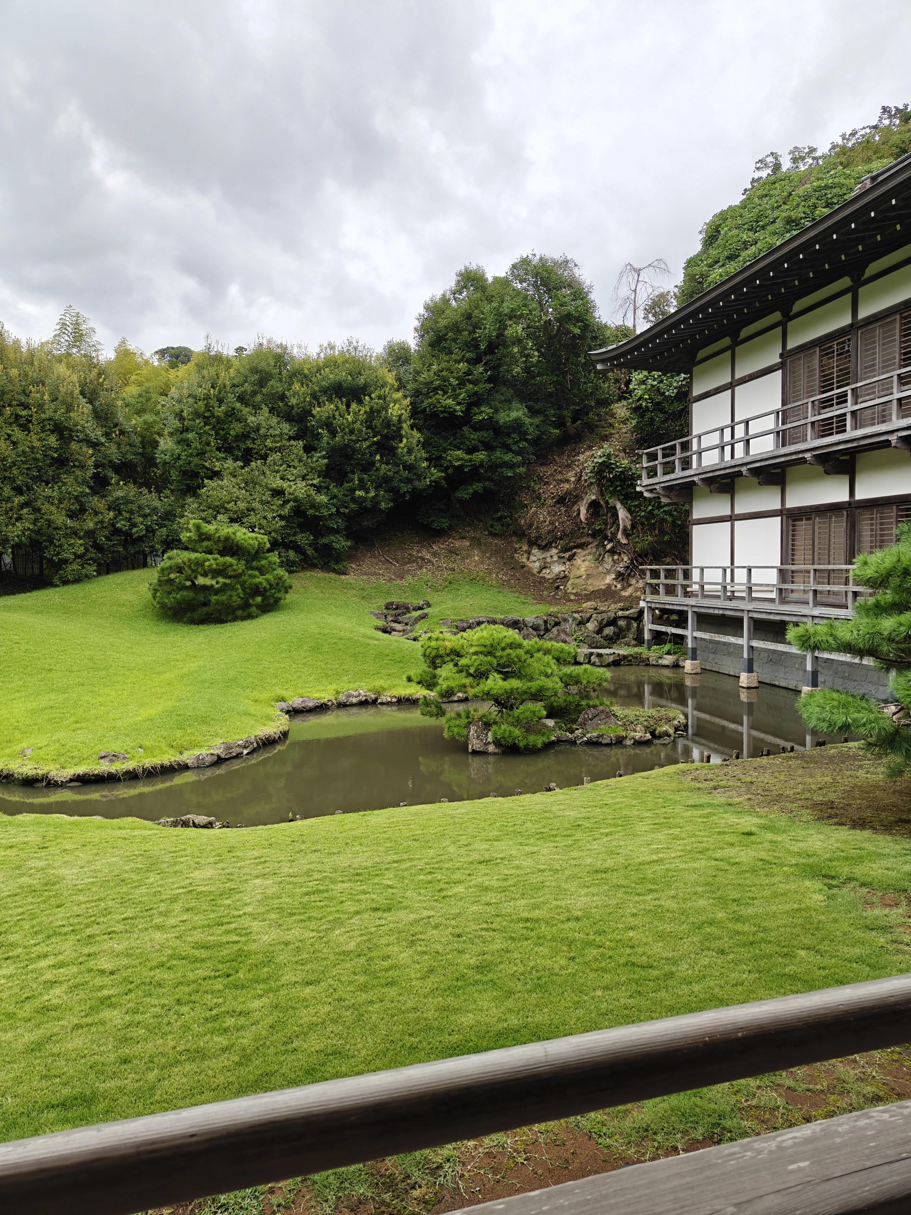 Zen garden pond at Kencho-ji
